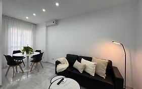 Victoria II & Old Town By Ele Apartments